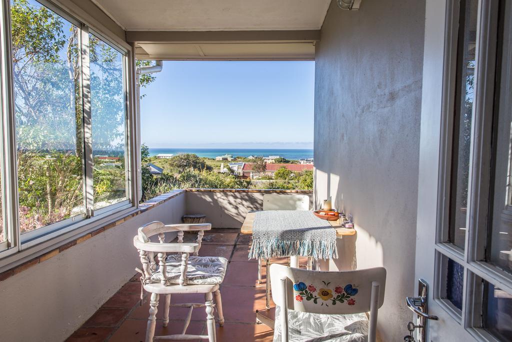 Hotel The Trailhouse Bettyʼs Bay Exterior foto